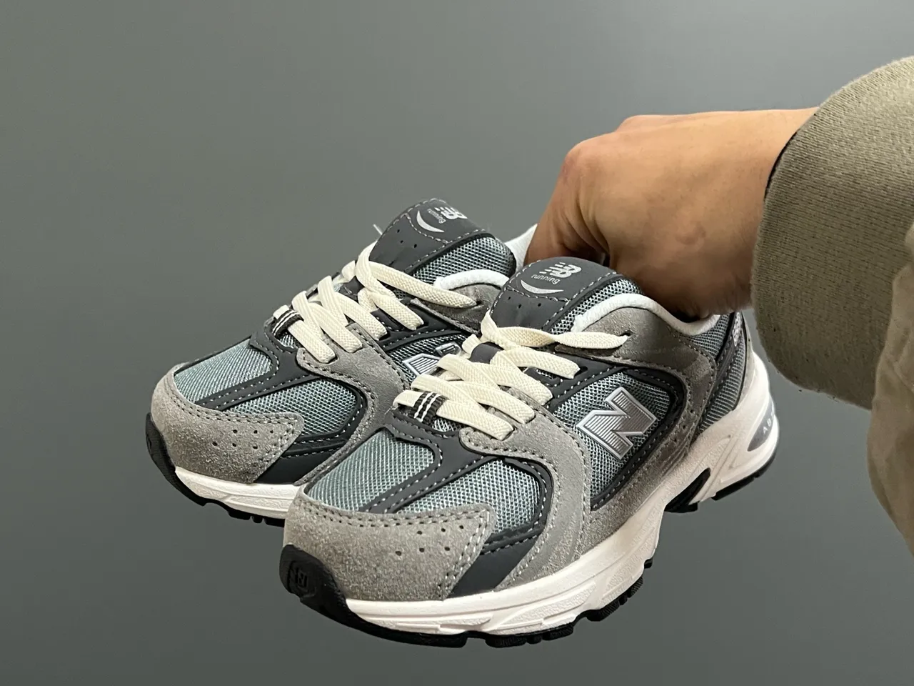 New Balance رمادي بيج ميد سول ألواح متعددة بناء شبكي-سويد حذاء سميك 10