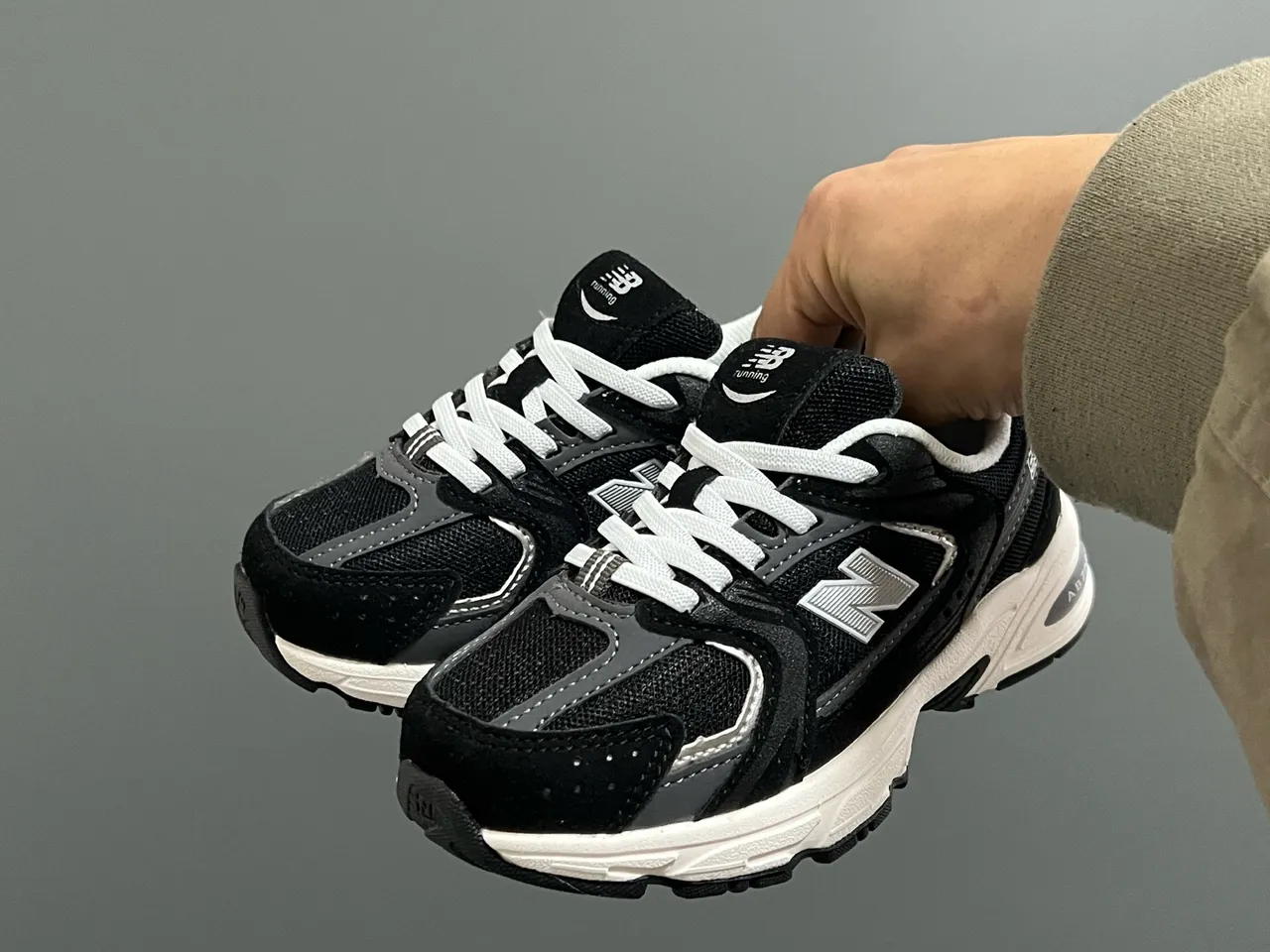 New Balance رمادي بيج ميد سول ألواح متعددة بناء شبكي-سويد حذاء سميك 12