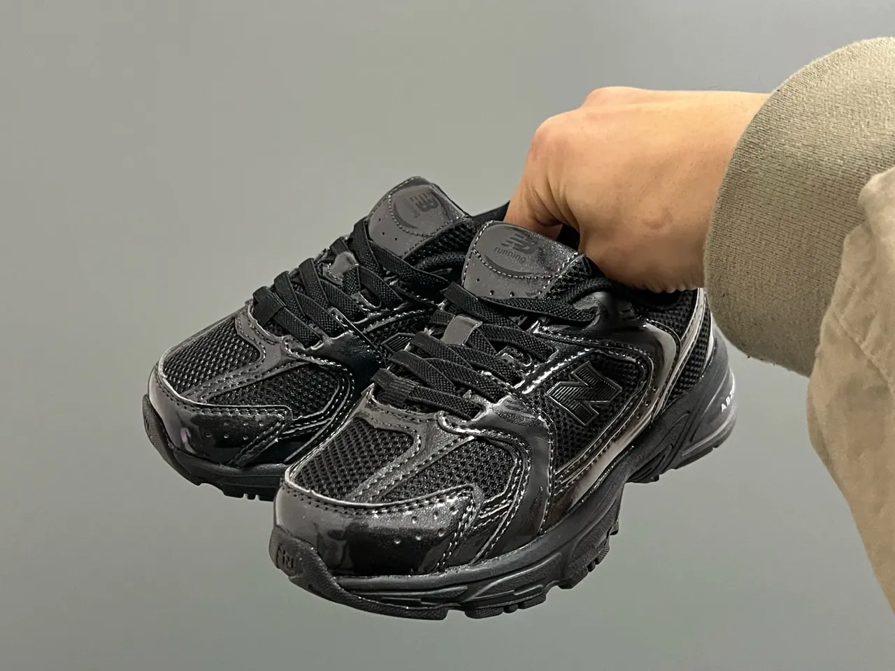 New Balance رمادي بيج ميد سول ألواح متعددة بناء شبكي-سويد حذاء سميك 13