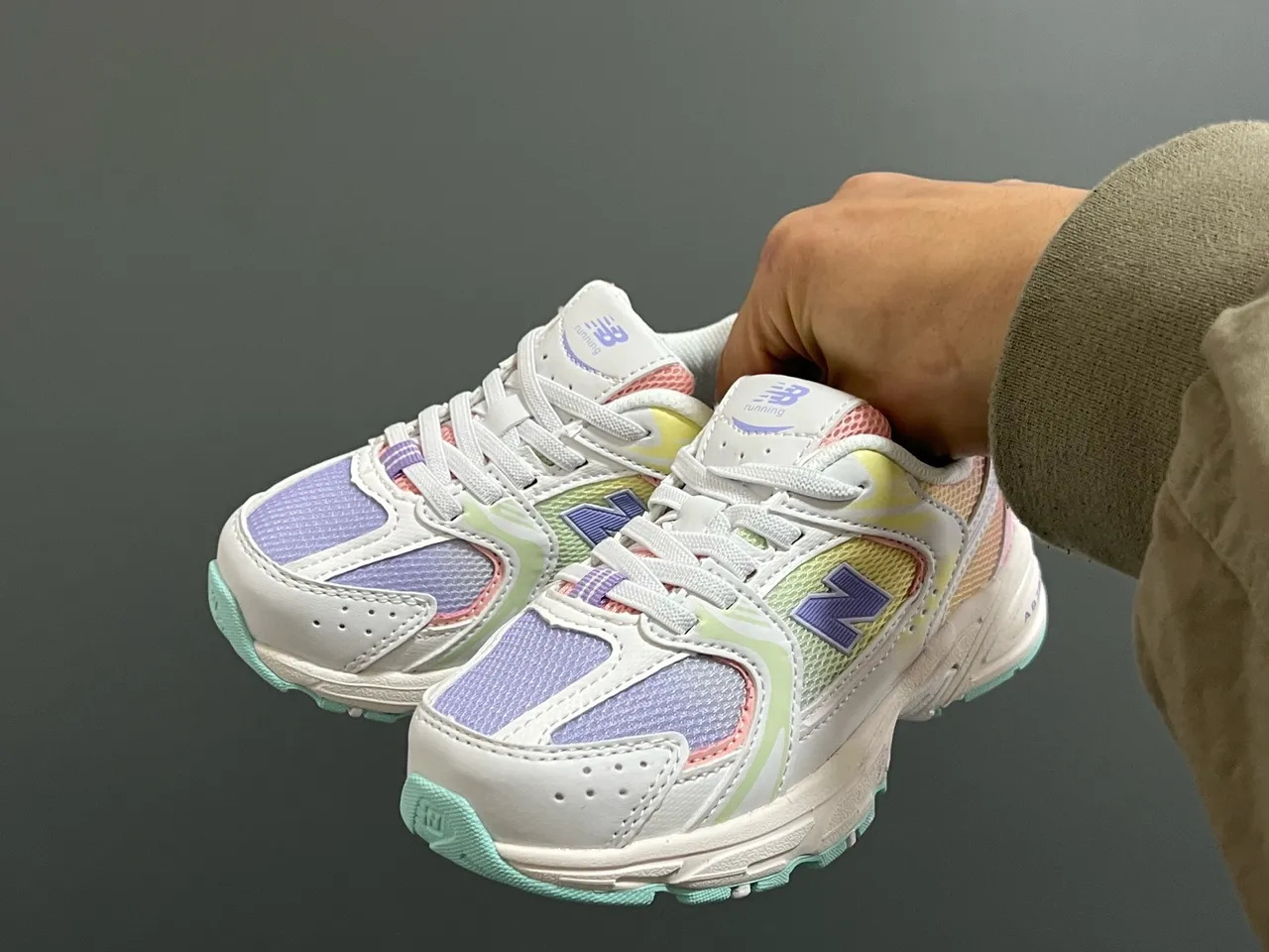 New Balance رمادي بيج ميد سول ألواح متعددة بناء شبكي-سويد حذاء سميك 14