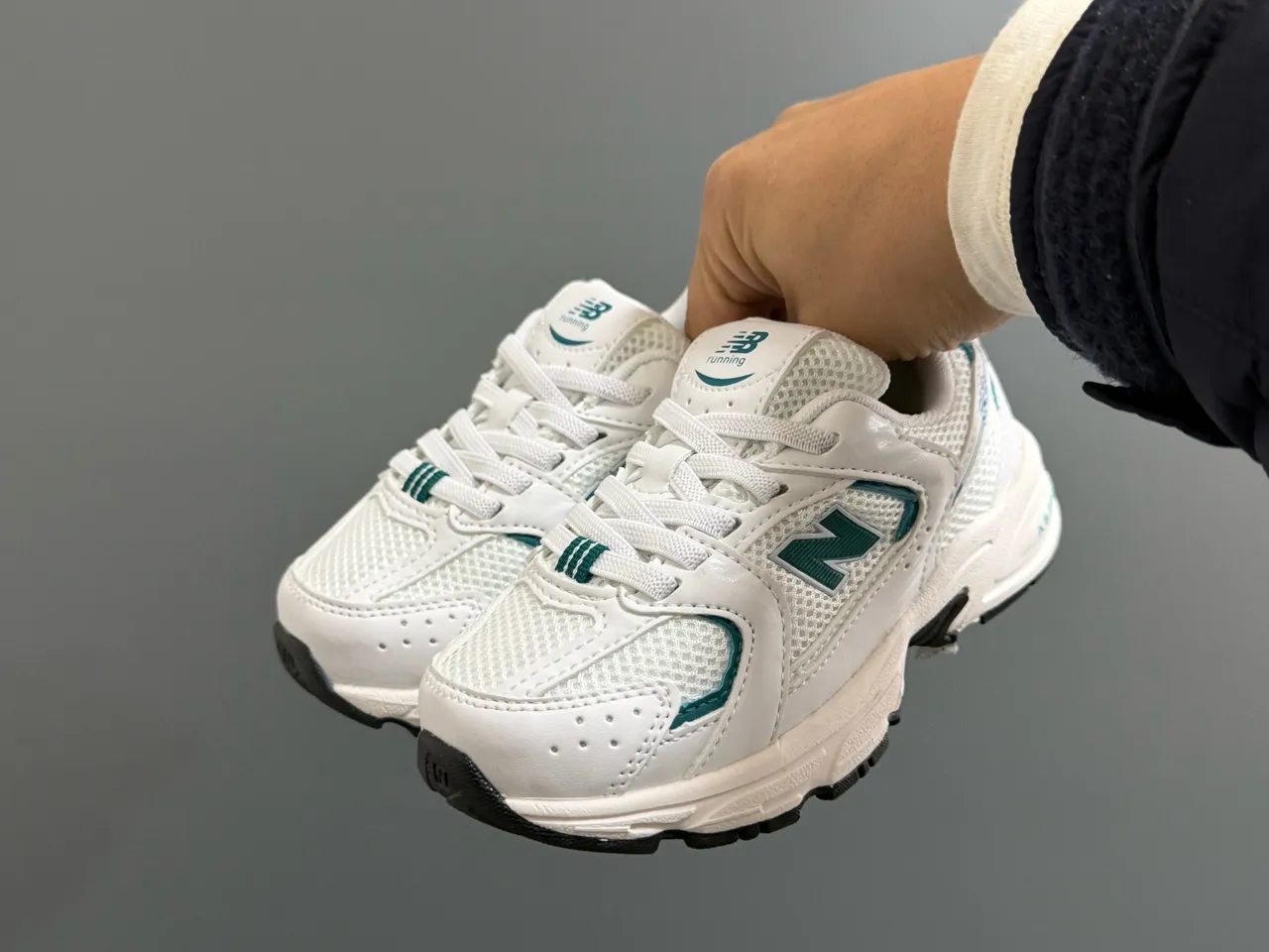 New Balance رمادي بيج ميد سول ألواح متعددة بناء شبكي-سويد حذاء سميك 15