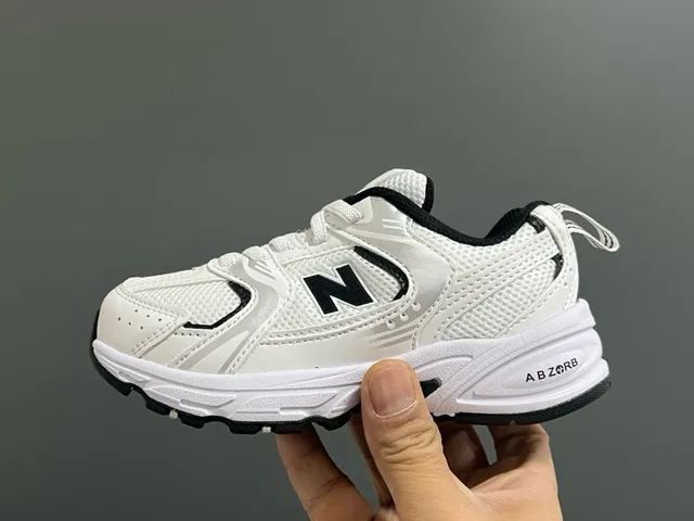 New Balance رمادي بيج ميد سول ألواح متعددة بناء شبكي-سويد حذاء سميك 19