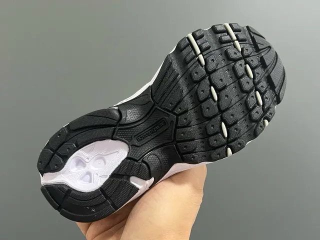 New Balance رمادي بيج ميد سول ألواح متعددة بناء شبكي-سويد حذاء سميك 20