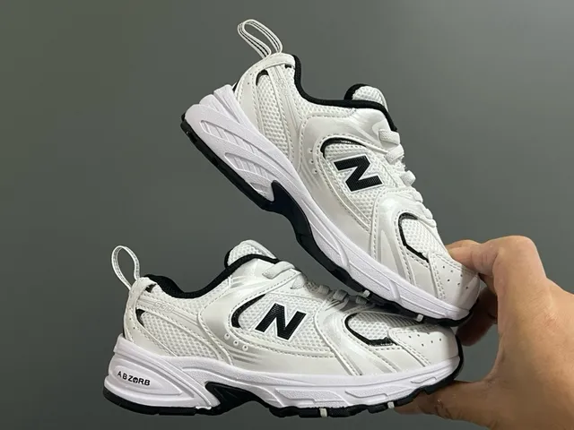 New Balance رمادي بيج ميد سول ألواح متعددة بناء شبكي-سويد حذاء سميك 24