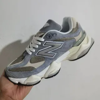 New Balance 灰米 多层中底 混合麂皮和网面鞋面 厚底运动鞋