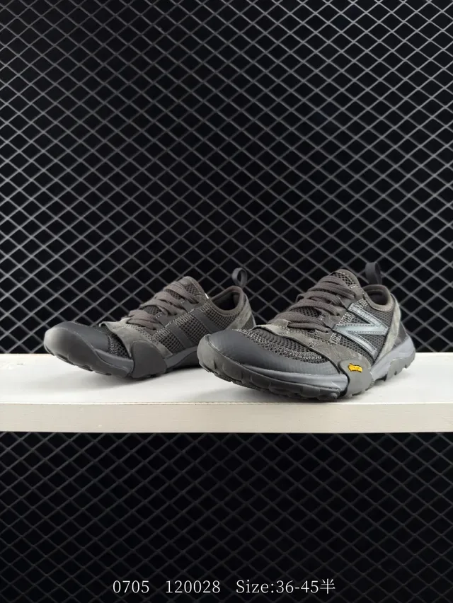 New Balance MTAD Series ধূসর কালো মিনিমালিস্ট মেশ এবং সুয়েড লাইফস্টাইল স্নিকার 2