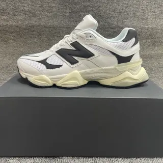 New Balance Blanco Negro Esculpido Midsole Perforado Malla Paneles Chunky Sneakers