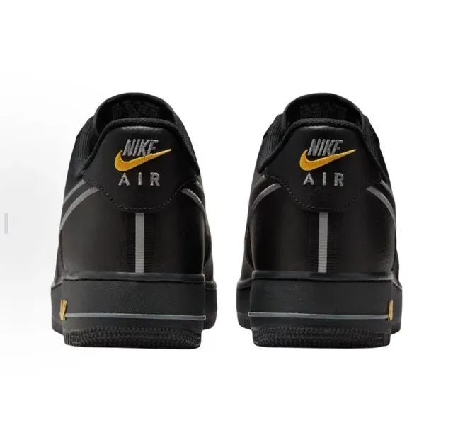 Nike Air Force 1 جلد أسود وذهبي وشبكة في الأعلى إطار Swoosh فضي معدني حذاء رياضي أسلوب حياة 2