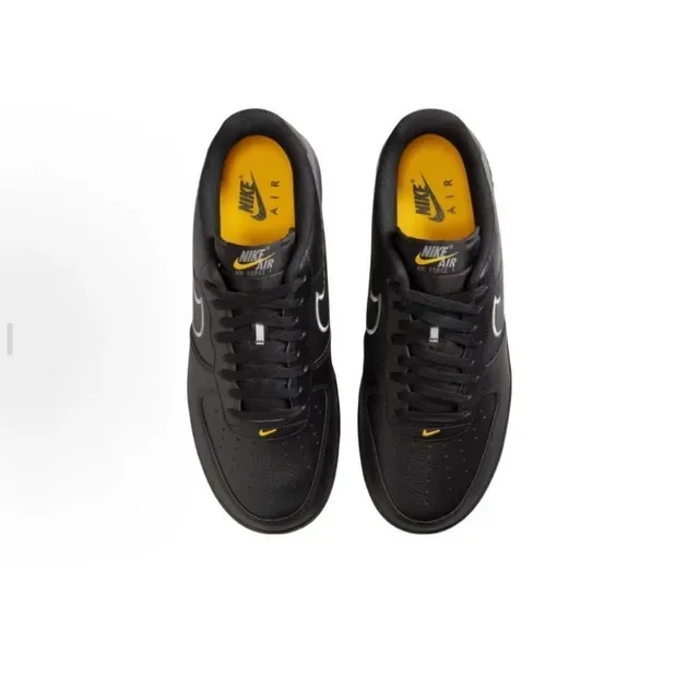 Nike Air Force 1 جلد أسود وذهبي وشبكة في الأعلى إطار Swoosh فضي معدني حذاء رياضي أسلوب حياة 3