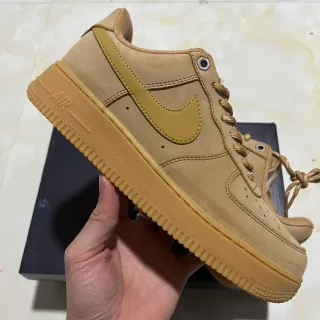 Nike Air Force 1 أحادي اللون بني غم أسلوب الحياة أحذية رياضية