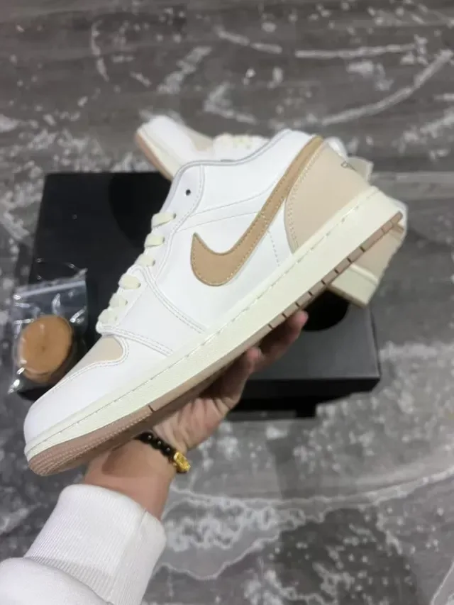 Nike Air Force 1 Blanc et Beige Sneakers Lifestyle 5