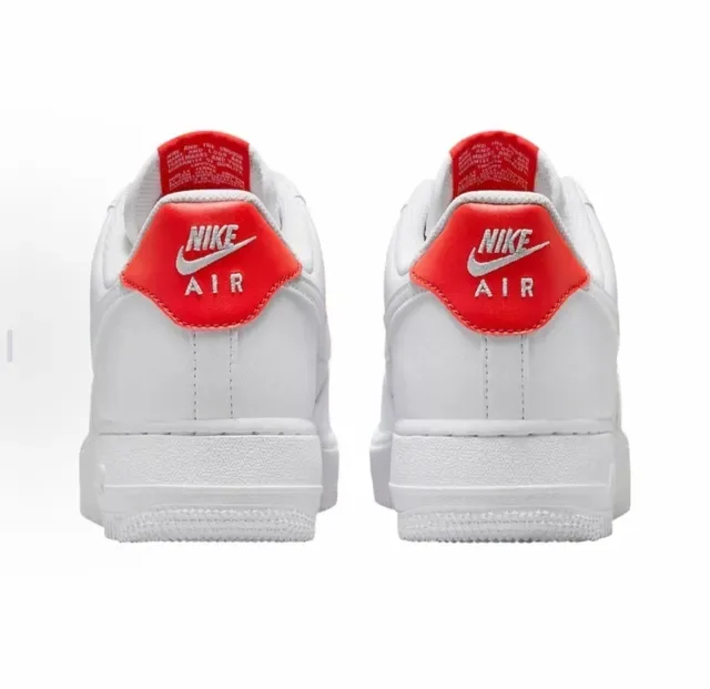 Nike Air Force 1 Blanc et Rouge Sneakers Lifestyle 2