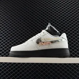 Nike Air Force 1 أبيض مونوجرام سحاب حذاء رياضي للأسلوب الحياتي