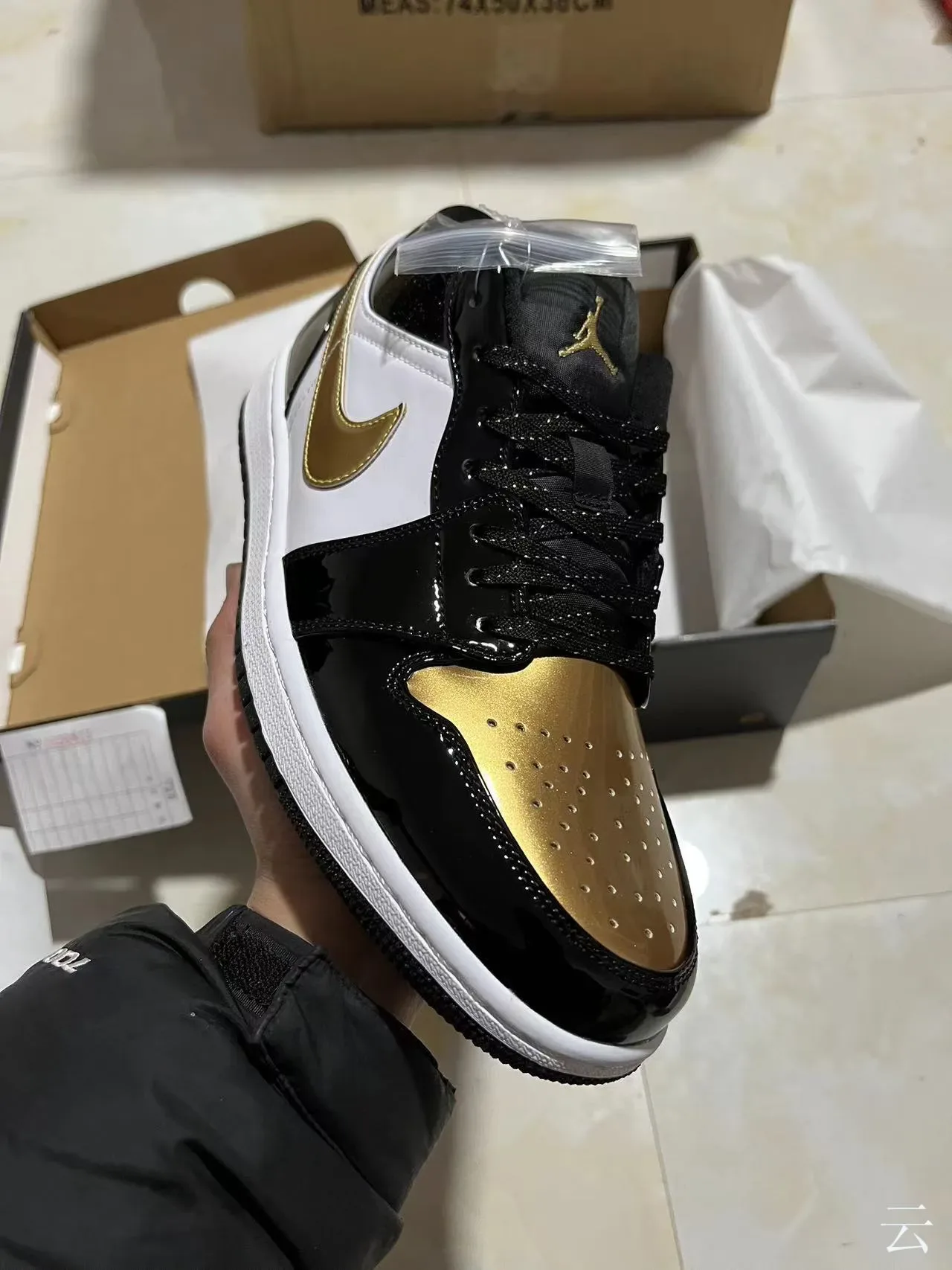 Nike Air Jordan 1 Sneakers lifestyle noires blanches dorées patent 3