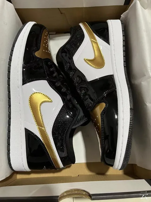 Nike Air Jordan 1 Sneakers lifestyle noires blanches dorées patent 8