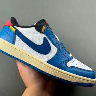 Nike Air Jordan 1 أزرق أبيض جلد علوي مثقوب في الصندوق للأصابع Lifestyle Sneakers