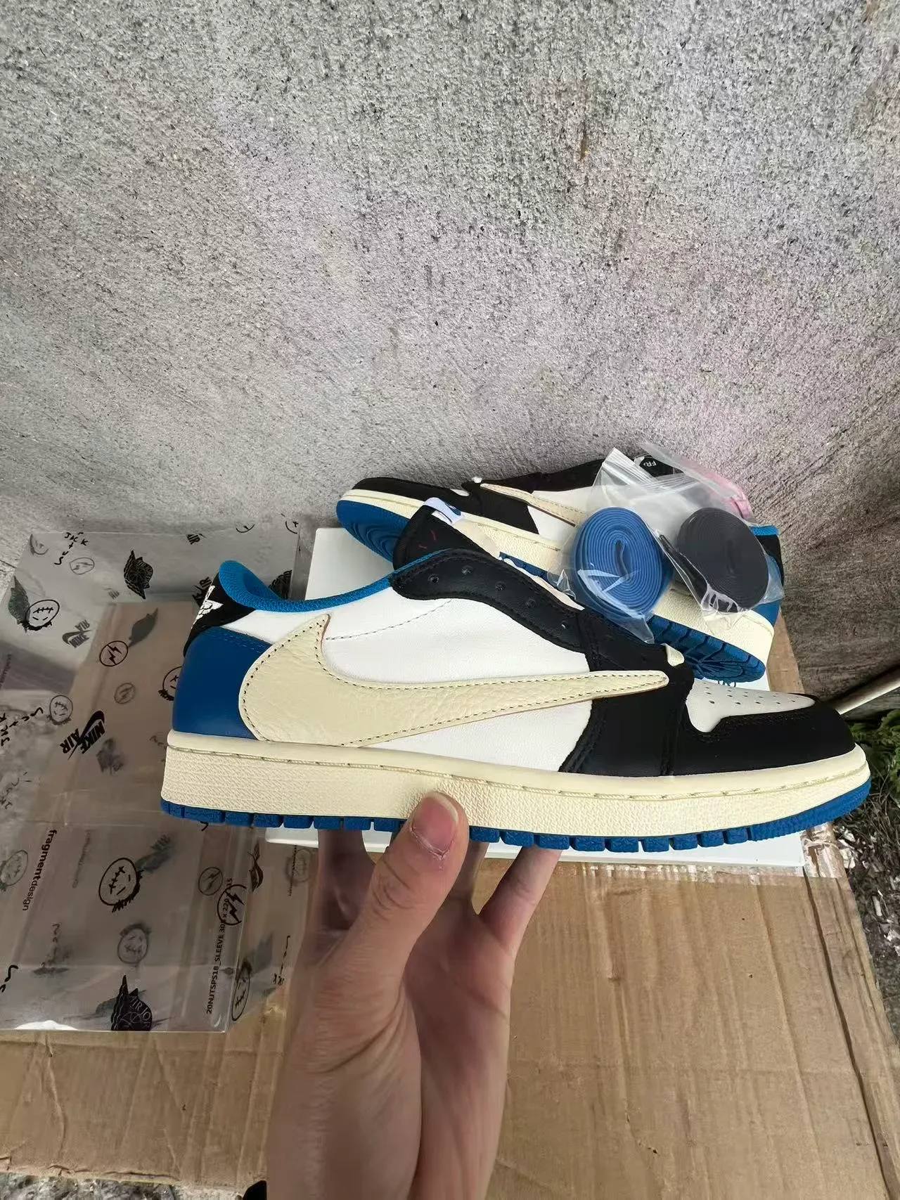 Nike Air Jordan 1 Low Crema Negro Azul Rey Zapatillas Lifestyle 7