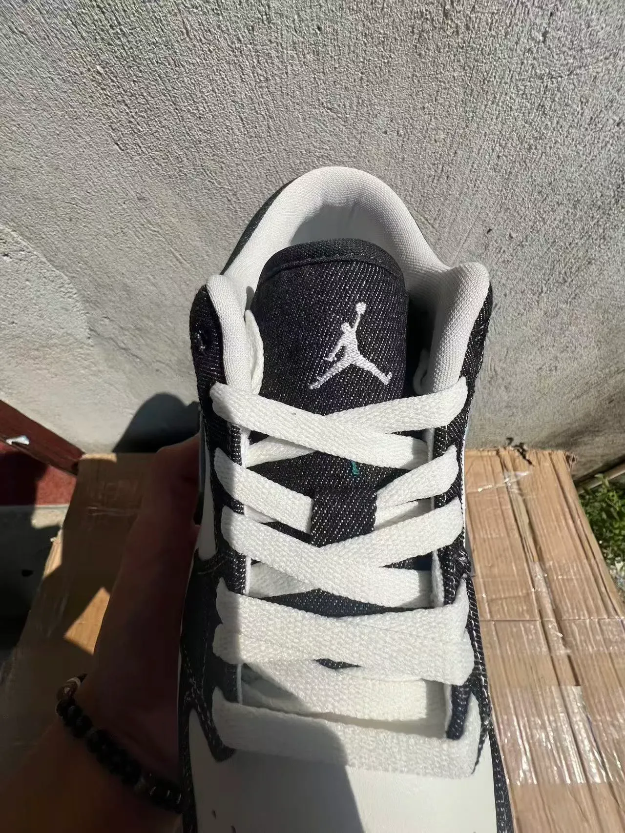 Nike Air Jordan 1 Low Denim et Cuir Chaussures Lifestyle 4