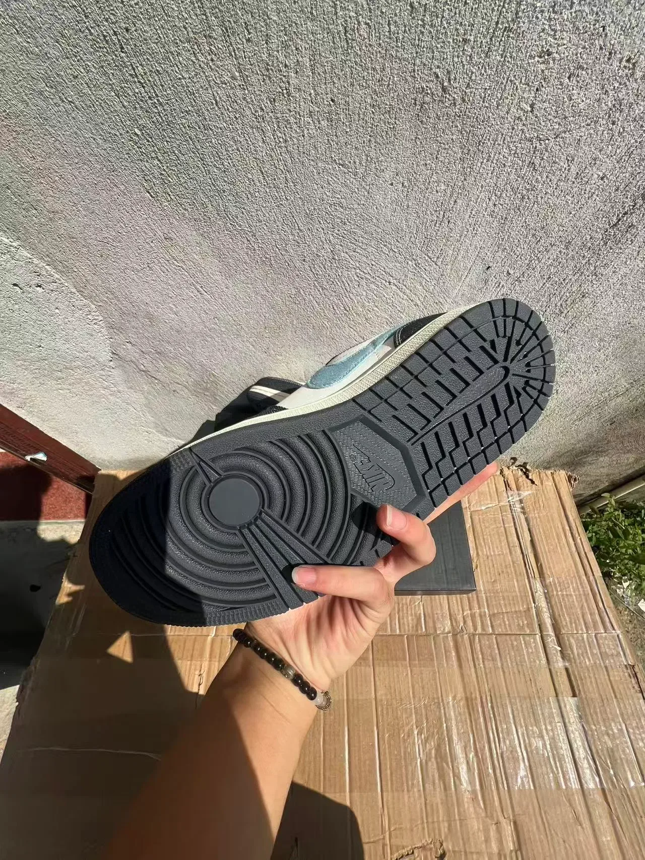 Nike Air Jordan 1 Low Denim et Cuir Chaussures Lifestyle 6
