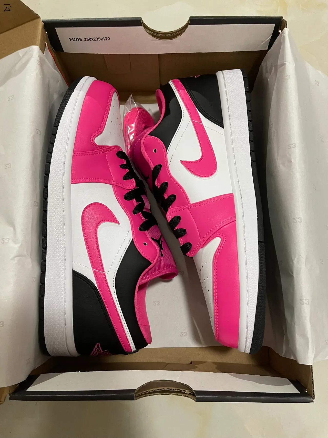Nike Air Jordan 1 Low Chaussures Lifestyle Rose et Blanc 7