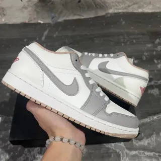 Nike Air Jordan 1 Low White Gray Gum أسلوب حياة سنيكرز