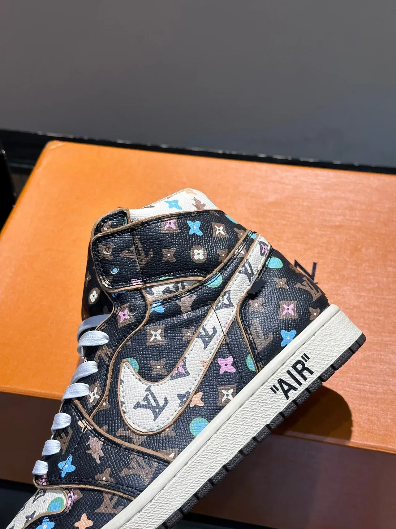Nike Air Jordan 1 Monogram Print High-Top Basketball Shoes 7