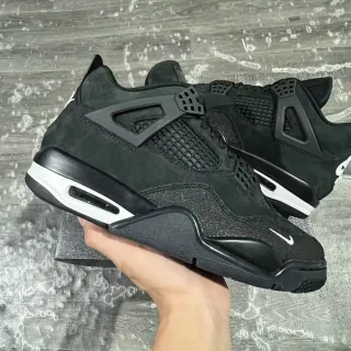 Nike Air Jordan 4 黑白 篮球鞋