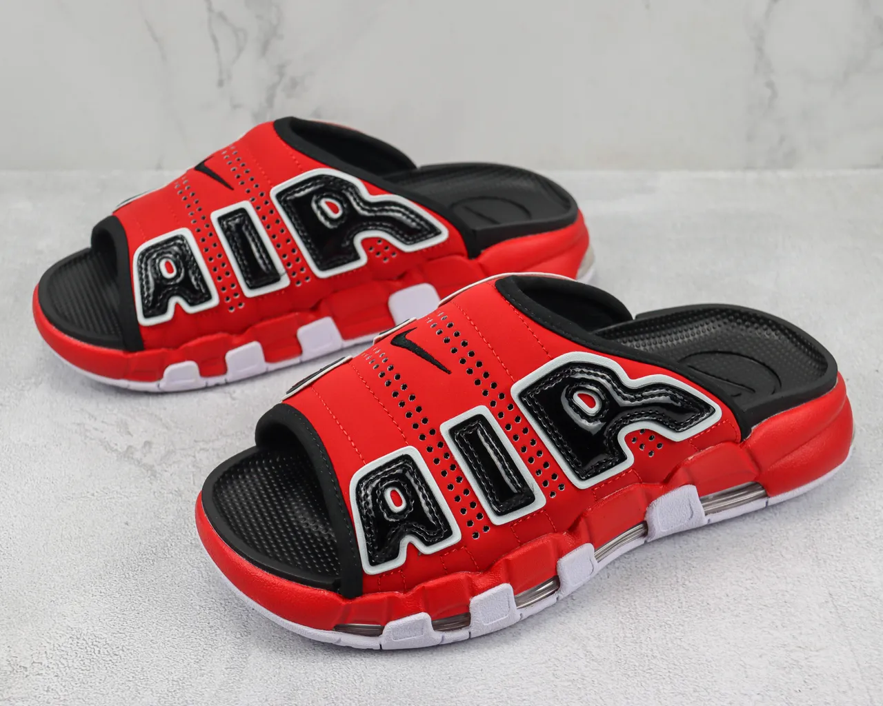 Nike Air More Uptempo Slide rouge noir blanc pantoufles 4