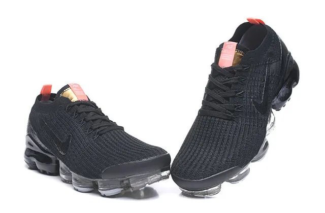 Nike Air VaporMax 黑色橙色金色跑鞋 3