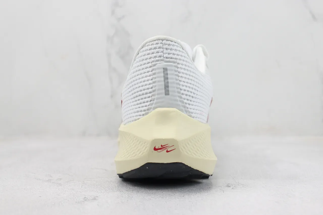 Nike Air Zoom Pegasus 40 白红米色跑鞋 9