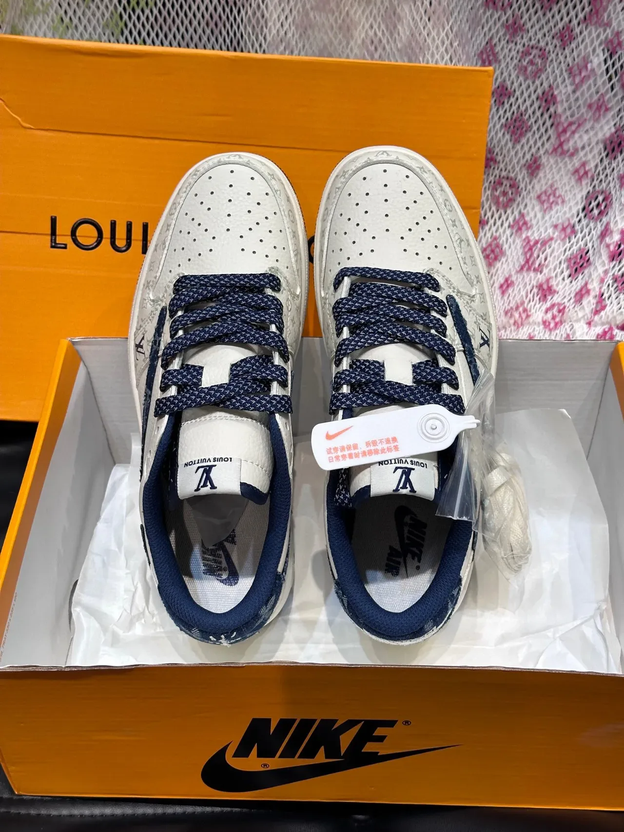Nike Beige Navy حذاء رياضي منخفض مثقب الأصابع لايف ستايل سنيكرز 4