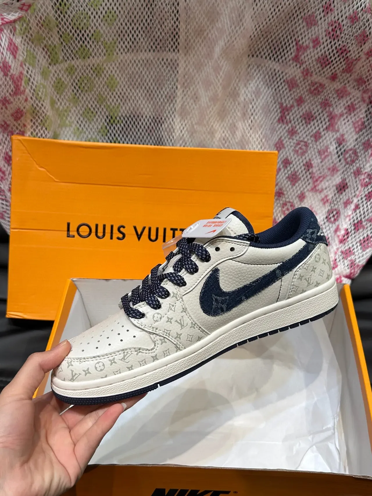 Nike Beige Navy حذاء رياضي منخفض مثقب الأصابع لايف ستايل سنيكرز 5