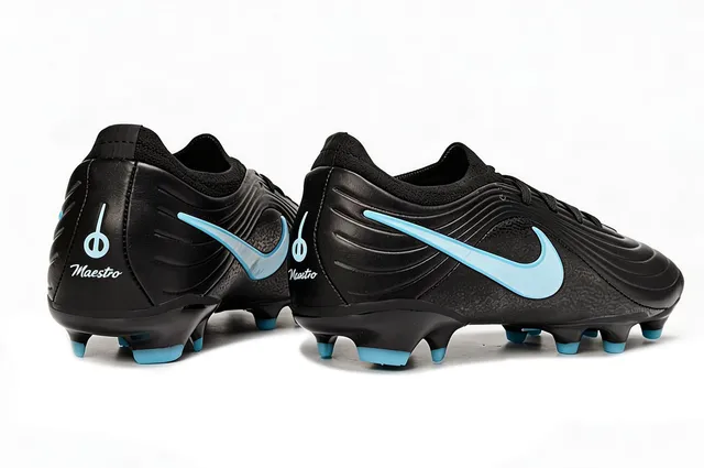Nike Zapatos de fútbol negros y azules con empeine sintético ribeteado, cuello bajo y para terreno firme 6