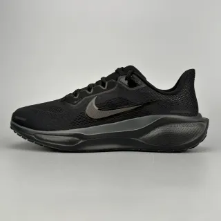 Nike काला इंजीनियर्ड मेश ऊपरी एक रंग रनिंग जूते
