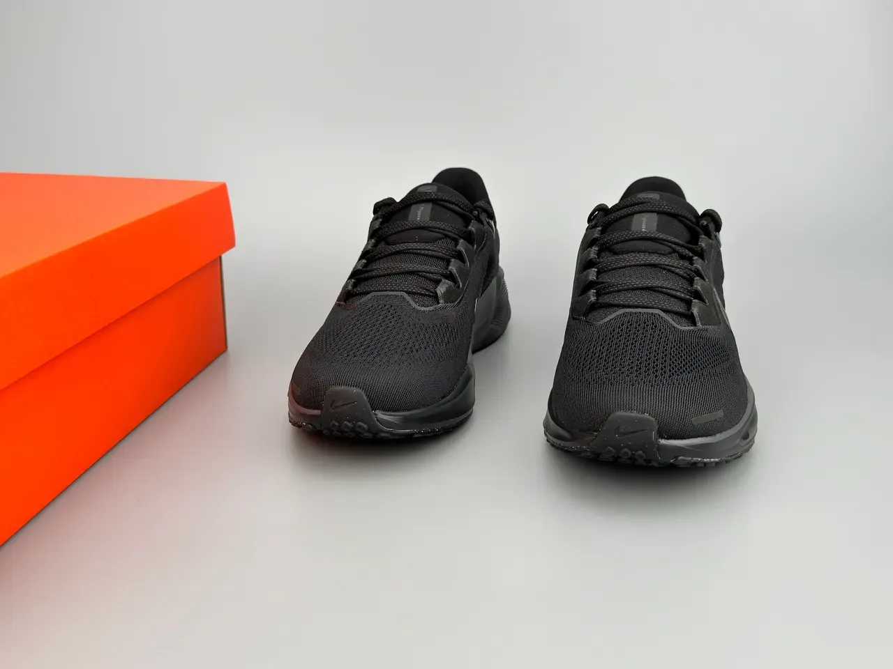 Nike Black Engineered Mesh Upper Monochrome Running Shoes 3
