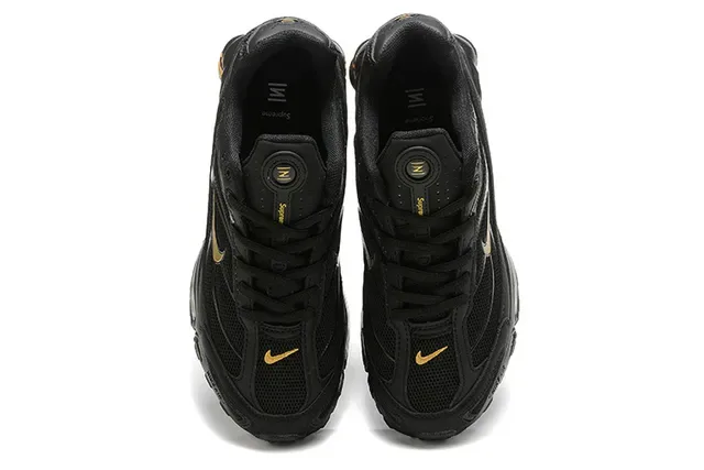 Nike Preto Dourado Malha E Sintético Superior Swoosh Logo Tênis Lifestyle 2