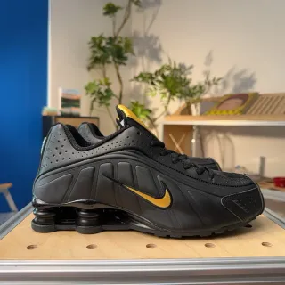 نيك أسود ذهبي Shox امتصاص الصدمات العمودي مثقوب الجزء العلوي الصناعي أحذية رياضية أسلوب حياة