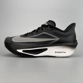 Nike Chaussures de course silhouette de course en noir et gris avec empeine en mesh perforé