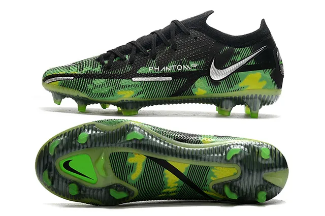 Nike أحذية كرة القدم سوداء خضراء مع الجزء العلوي من الخياطة وطباعة كامو للأرضية الصلبة 2