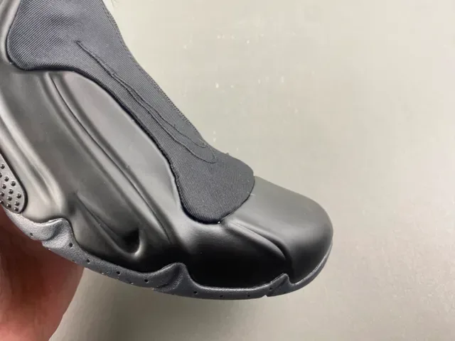 Nike Black Molded Foam Upper Integrated Sock Collar Lifestyle Sneakers 2