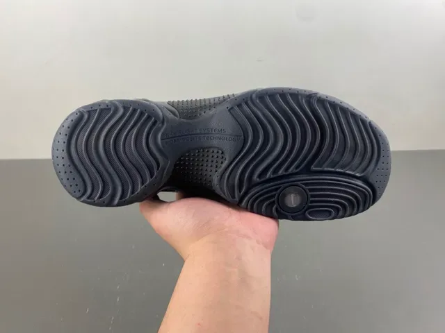 Nike Black Molded Foam Upper Integrated Sock Collar Lifestyle Sneakers 7