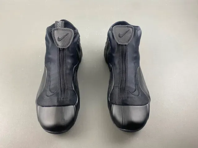 Nike Black Molded Foam Upper Integrated Sock Collar Lifestyle Sneakers 9