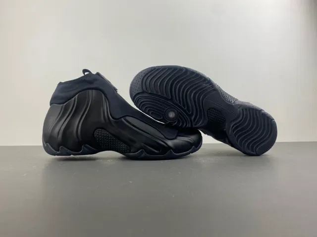 Nike Black Molded Foam Upper Integrated Sock Collar Lifestyle Sneakers 10