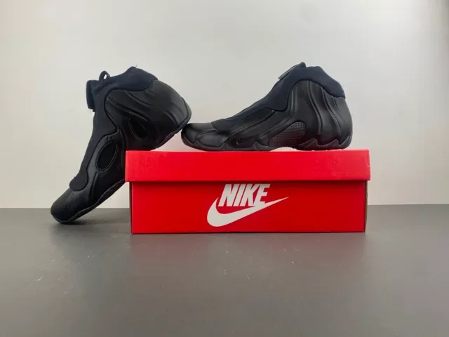 Nike Black Molded Foam Upper Integrated Sock Collar Lifestyle Sneakers 12