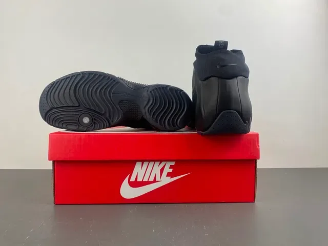 Nike Black Molded Foam Upper Integrated Sock Collar Lifestyle Sneakers 14