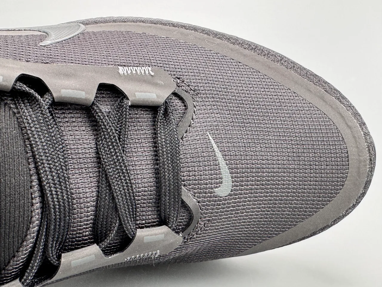 Nike Black Monochrome GORE-TEX Waterproof Upper Running Shoes 2