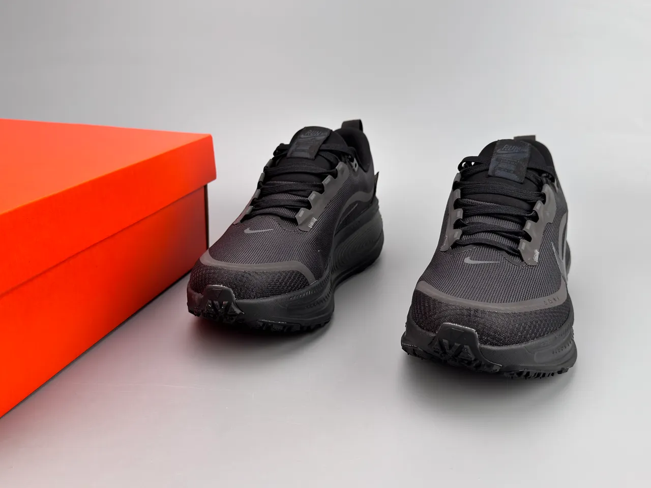 Nike Black Monochrome GORE-TEX Waterproof Upper Running Shoes 3