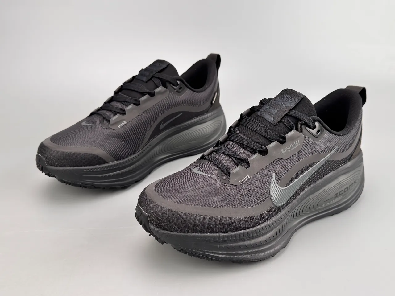 Nike Black Monochrome GORE-TEX Waterproof Upper Running Shoes 7