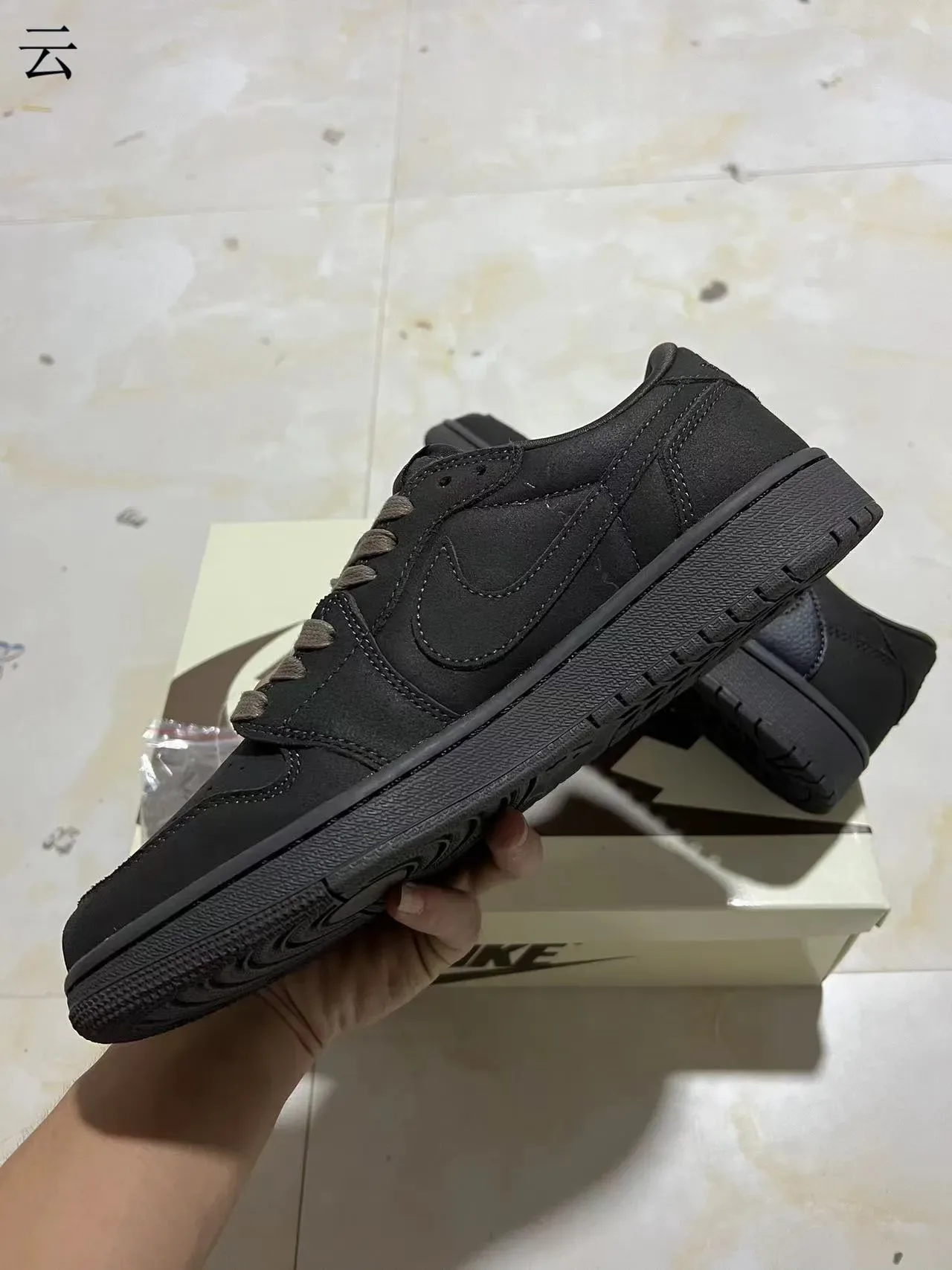 Nike Black Monochrome Leather-Suede Mix Upper Lifestyle Sneakers 5