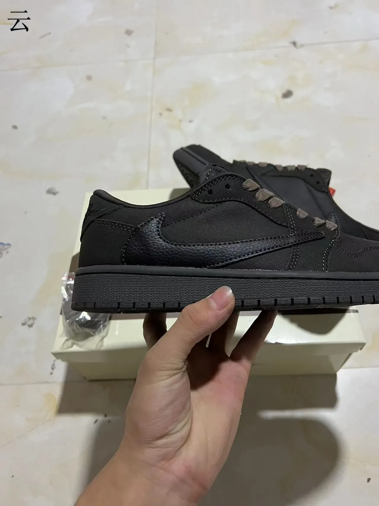 Nike Black Monochrome Leather-Suede Mix Upper Lifestyle Sneakers 7